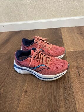 Saucony Coral Running Shoes with Navy Accents
